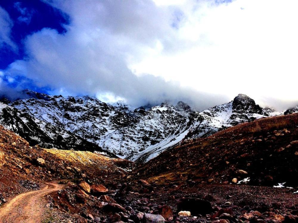 Gite Entre Les Vallees Tacheddirt Exterior foto
