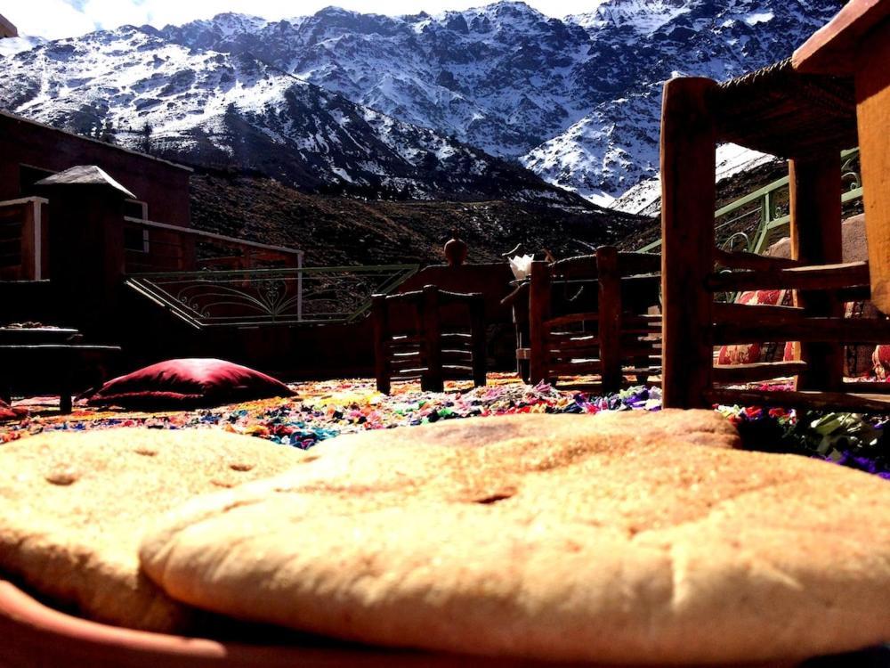Gite Entre Les Vallees Tacheddirt Exterior foto