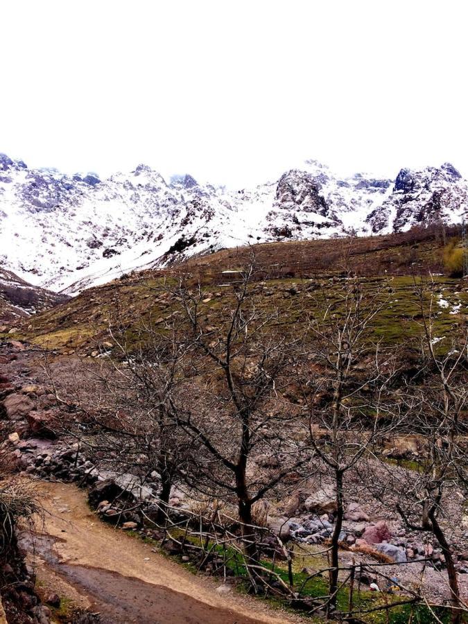 Gite Entre Les Vallees Tacheddirt Exterior foto